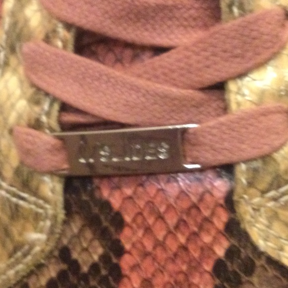 ❤️PRETTY❤️LACEE SNEAKERS - Picture 2 of 10